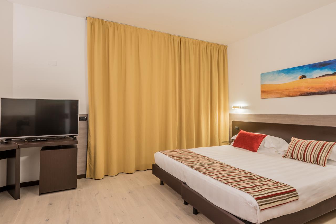 Hotel Continental Zola Predosa Esterno foto