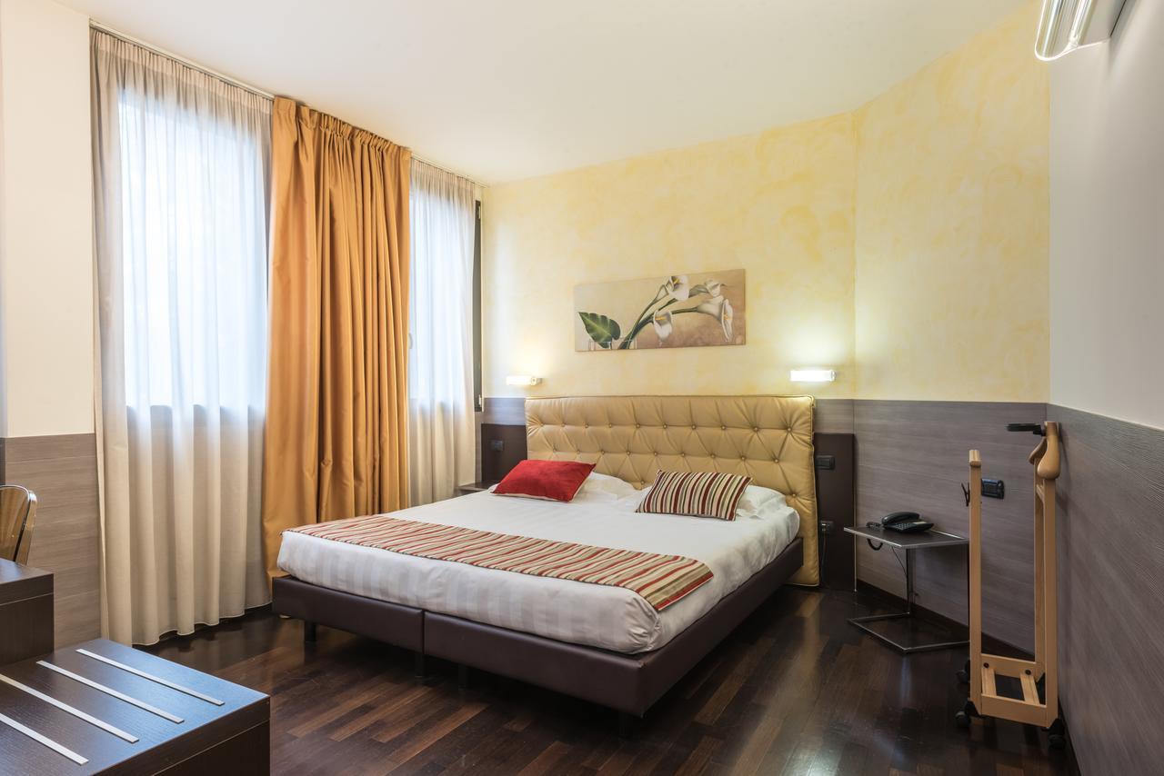 Hotel Continental Zola Predosa Esterno foto